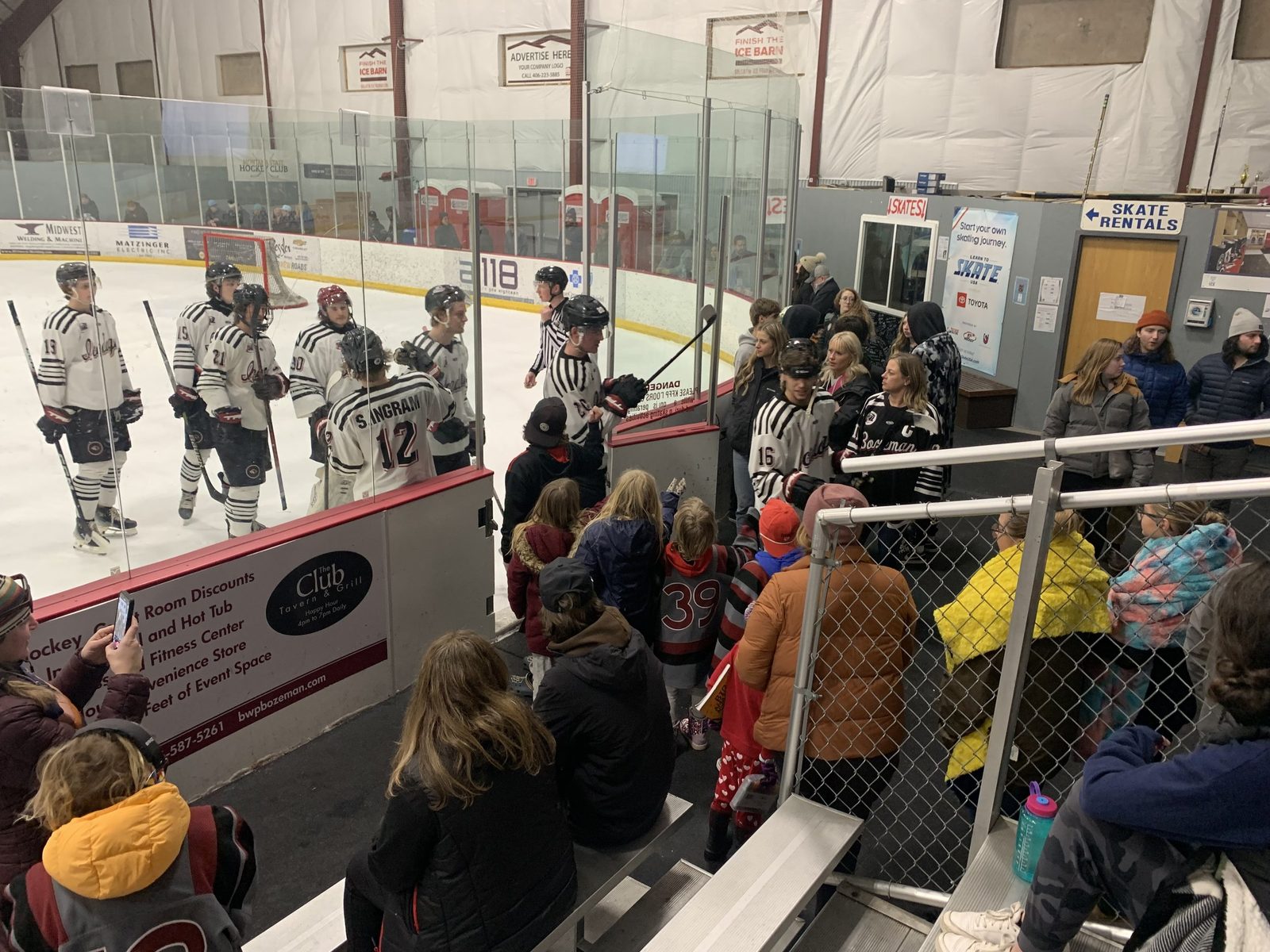 Montana 64s at the Bozeman Icedogs game